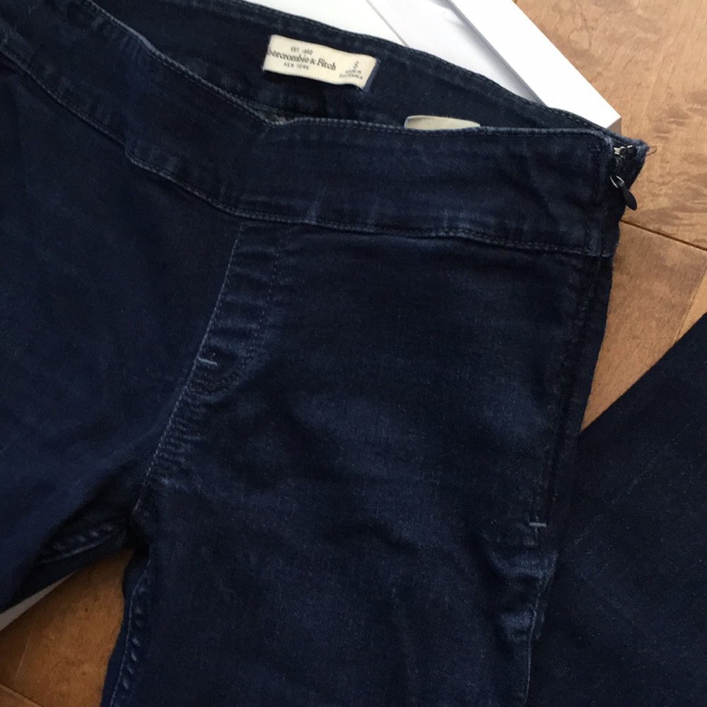 Abercrombie & Fitch dark wash mid rise jeggings - Picture 4 of 6